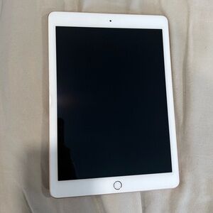 32GB Apple iPad (6th Generation) - Rose Gold